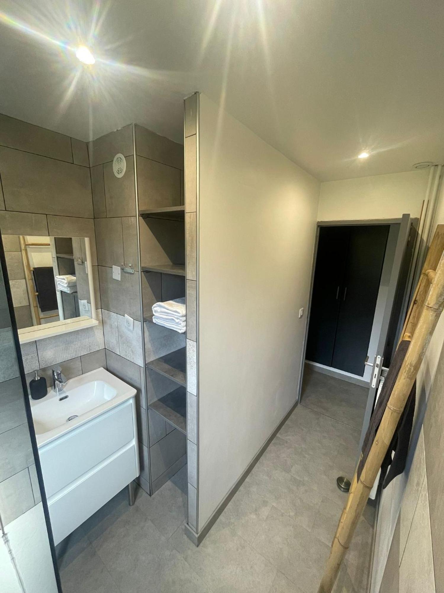 Chambre Avec Salle D'Eau Privee Dans Appartement Partage 200 M Du Tram มงต์เปอลิเยร์ ภายนอก รูปภาพ