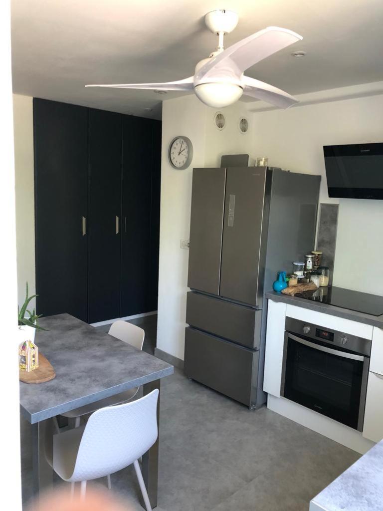 Chambre Avec Salle D'Eau Privee Dans Appartement Partage 200 M Du Tram มงต์เปอลิเยร์ ภายนอก รูปภาพ