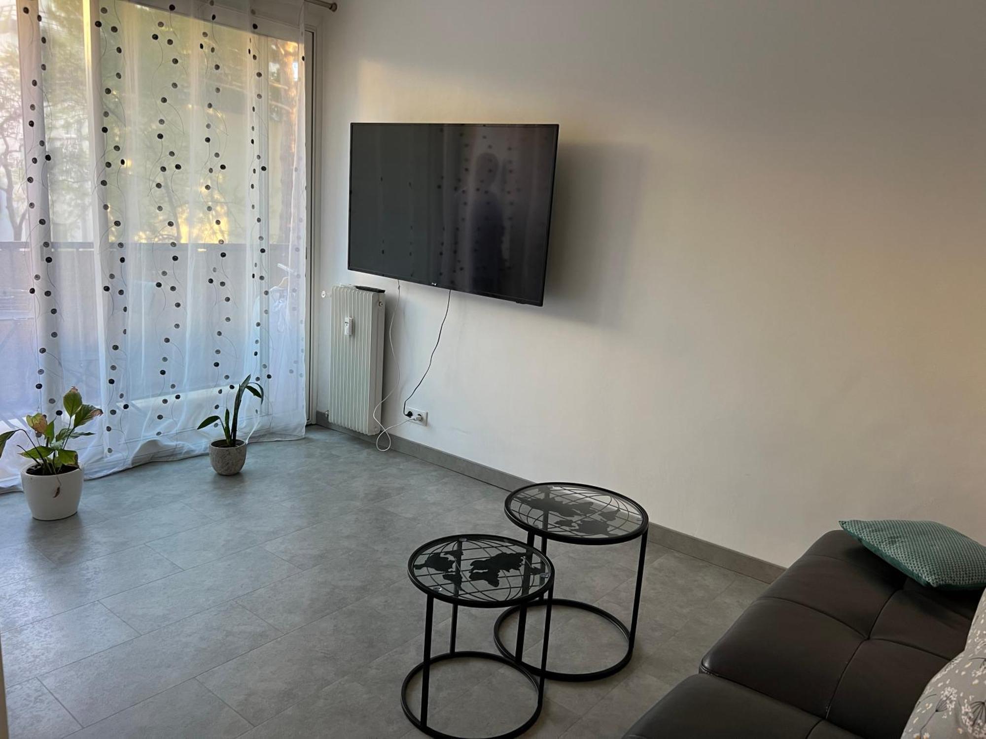 Chambre Avec Salle D'Eau Privee Dans Appartement Partage 200 M Du Tram มงต์เปอลิเยร์ ภายนอก รูปภาพ